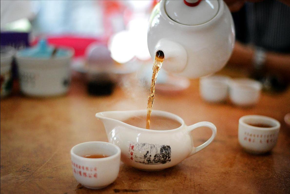 寒冷的冬天来了冬季喝什么茶好,冬季喝的茶首选什么茶