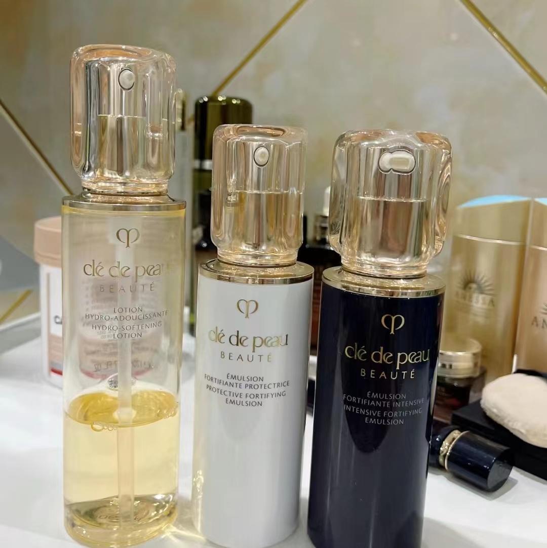 抗衰老海蓝之谜和赫莲娜哪个好,赫莲娜海蓝之谜和cpb哪个适合油皮