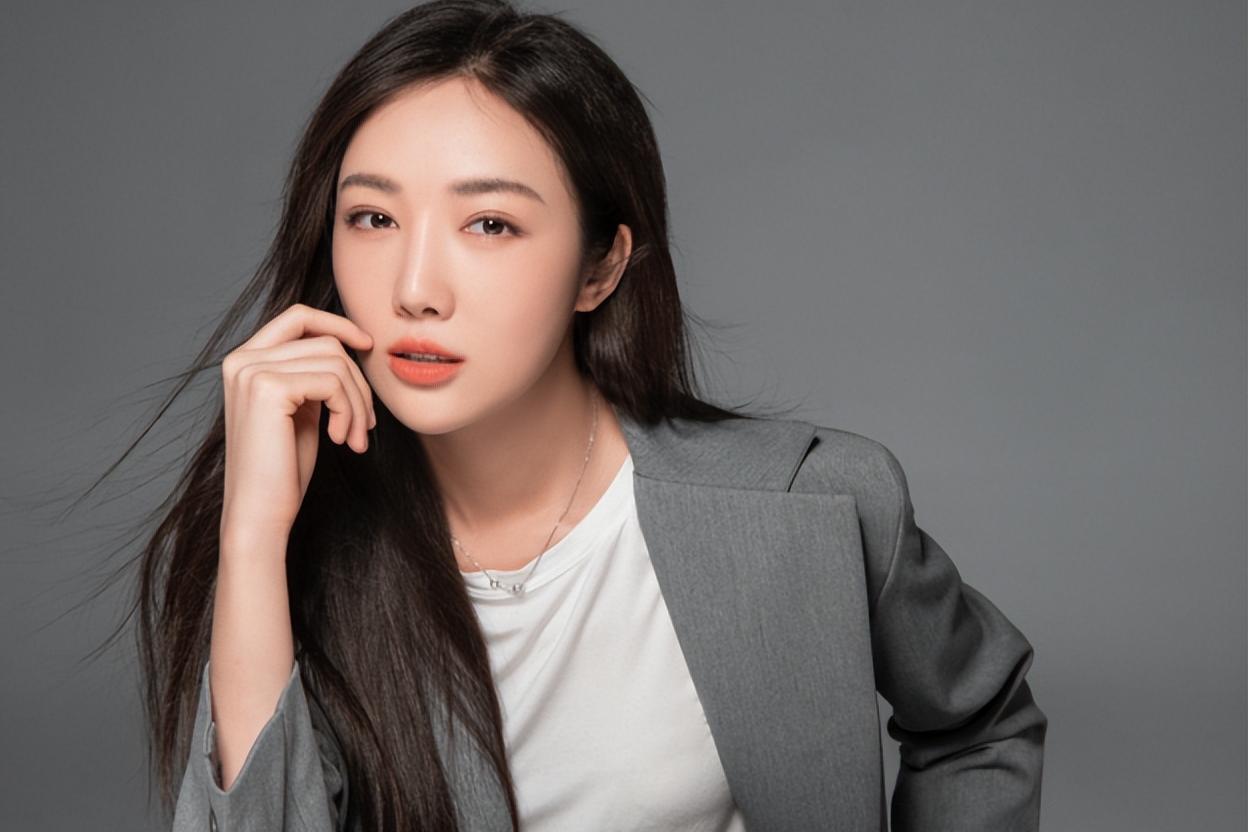 成龙女徒弟全部视频,成龙女徒弟被困酒店后续