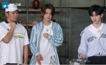 “贵公子”蔡徐坤：一枚胸针1000万，却惹上官司被冻结6400万资产