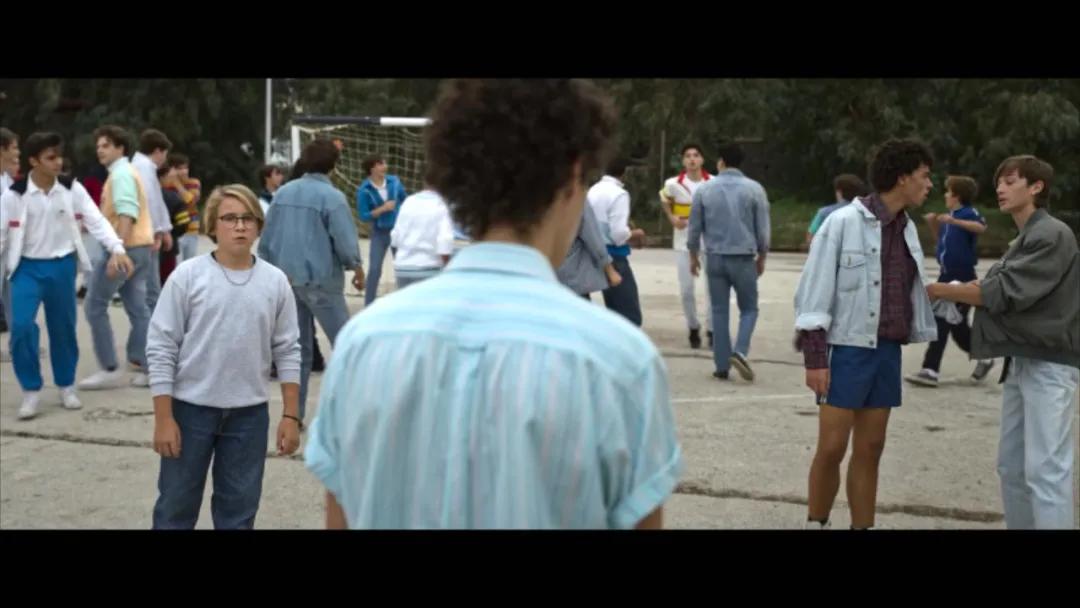 满屏美胸！三观震碎！意大利女人好敢