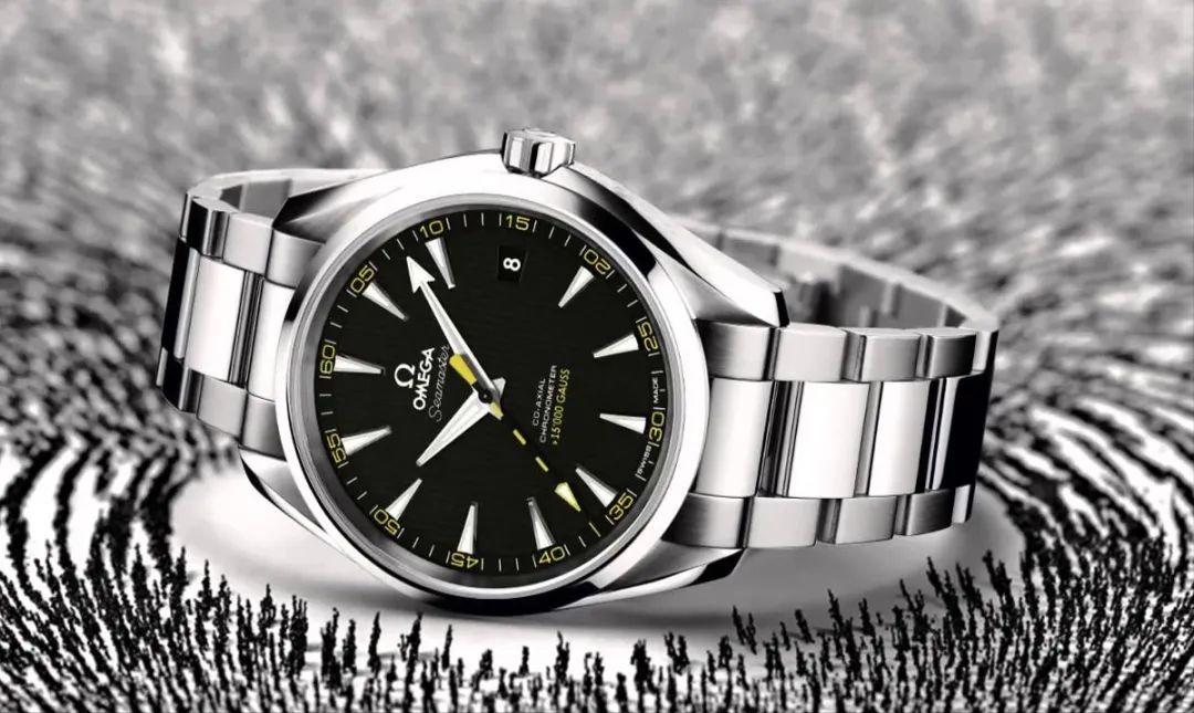 防水300米的潜水表可以戴着游泳吗,100米的潜水表可以潜水吗