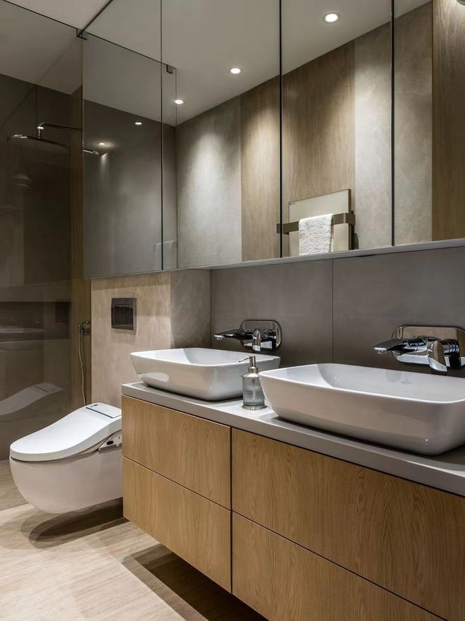 公厕马桶和蹲便哪个更脏,壁挂马桶与普通马桶更容易堵吗