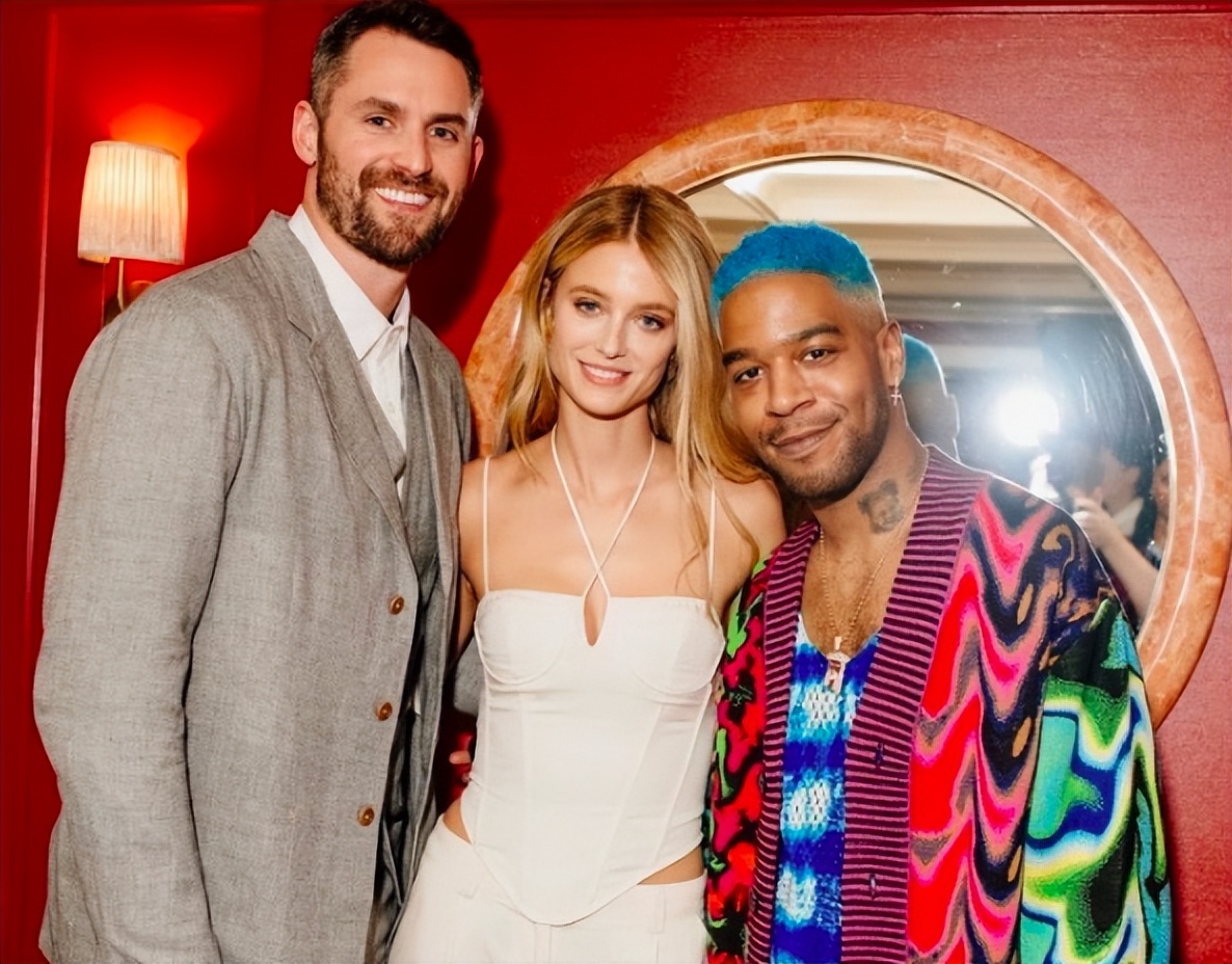 乐福夫妇年轻照片,乐福向女友求婚