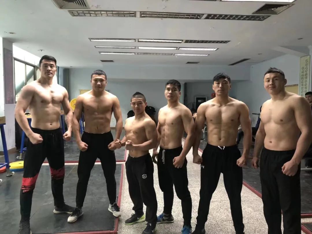 足球十大经典诗词,关于春天踢足球的诗句