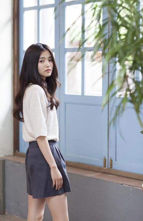 韩国女星申世京,金泰梨金敏喜绝美镜头