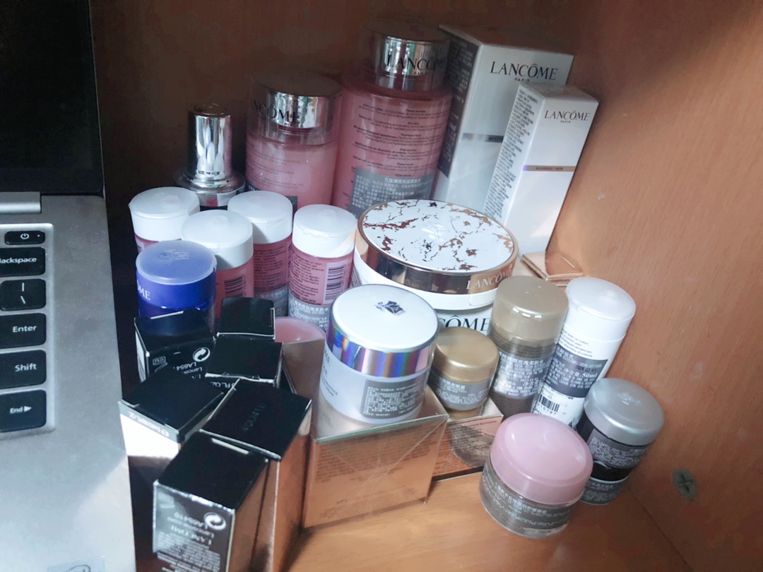 兰蔻大粉水适合什么肤质什么年龄,兰蔻粉水和兰蔻大粉水一样吗