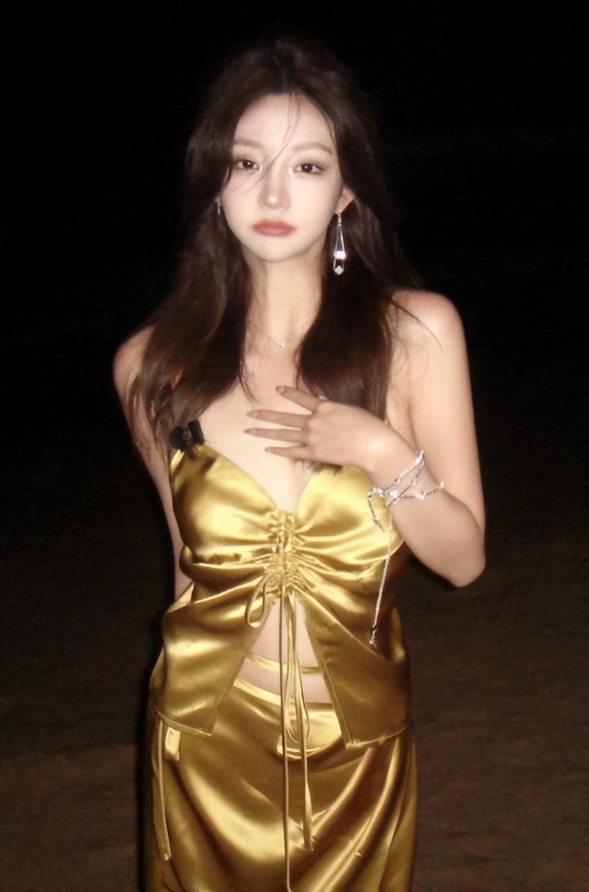 王思聪新女友秀身材,王思聪女友晒身材