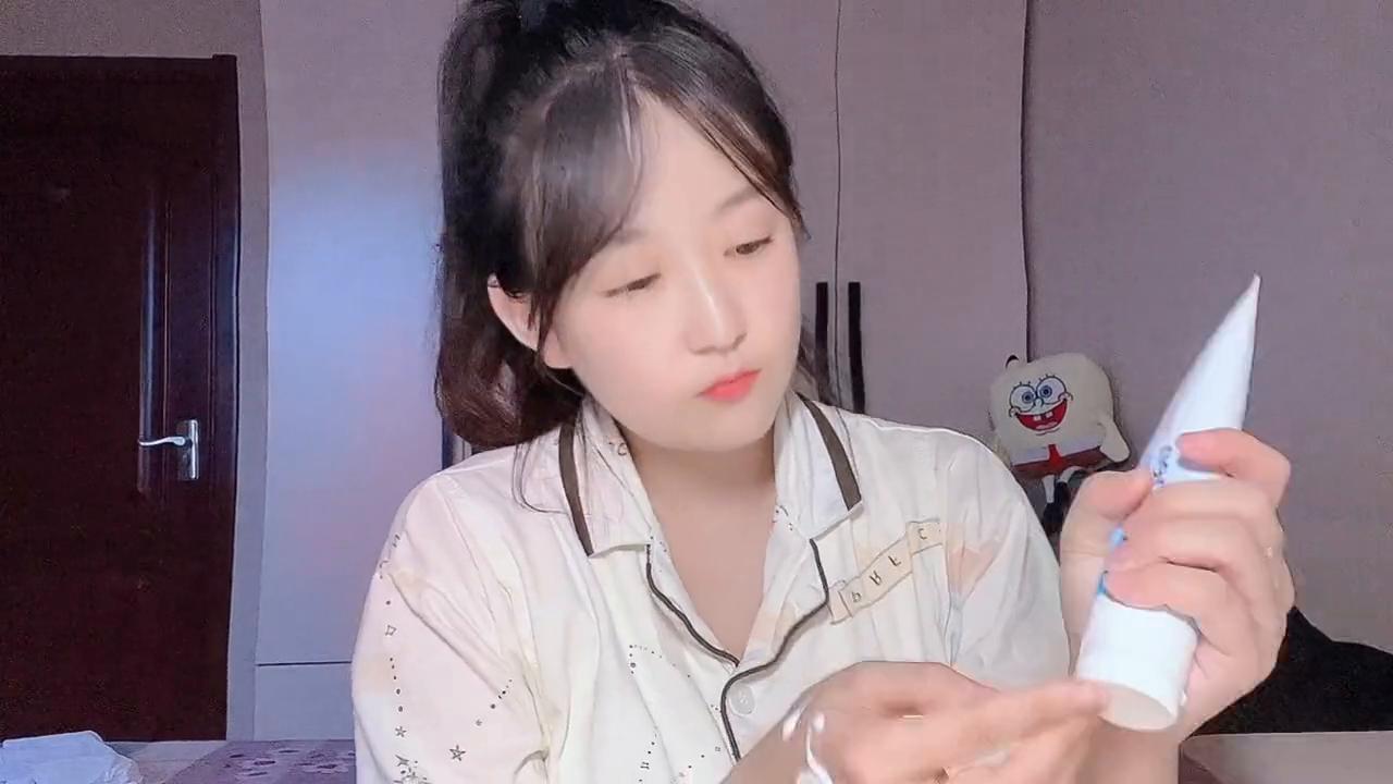 戴可思和拜耳护臀膏对比,宝宝洗护二合一的护臀膏