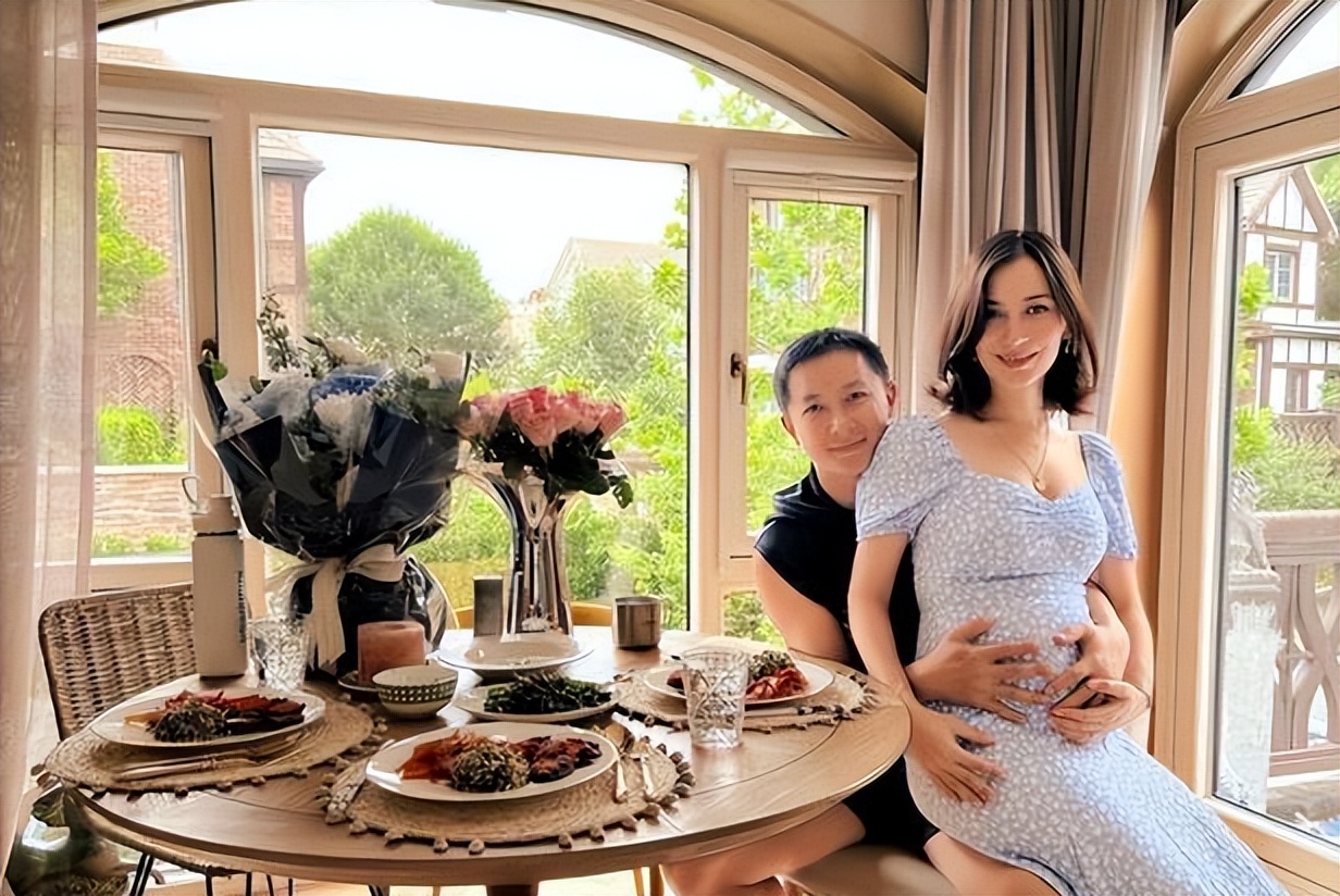 战狼2韩庚与卢靖姗片段,战狼2女主角卢靖姗片段