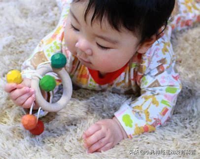 宝宝左撇子矫正方法,宝宝左撇子要不要纠正过来