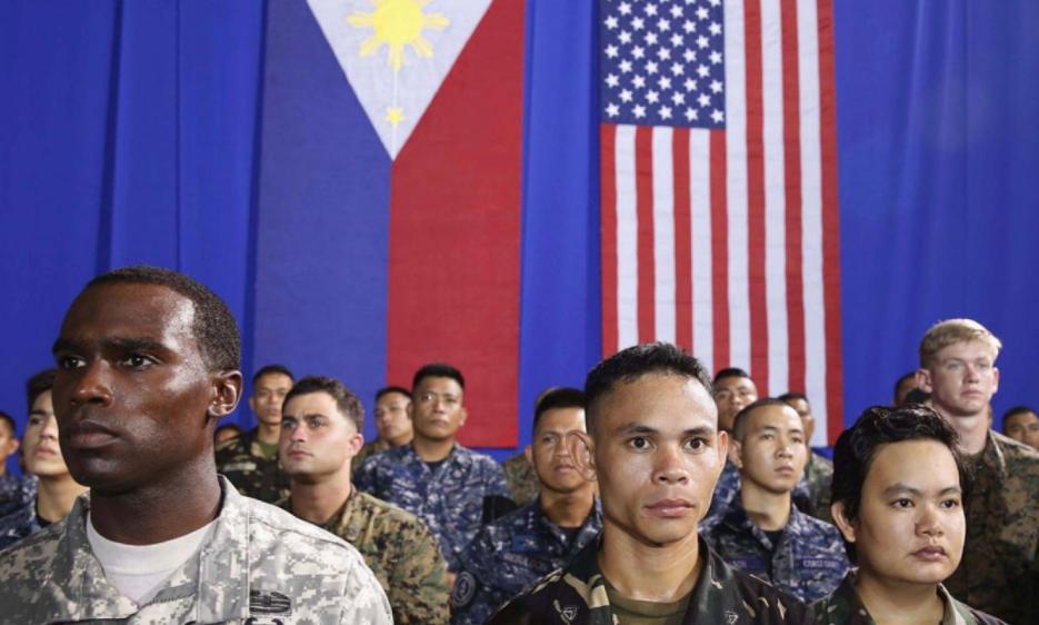 菲议员窜台见蔡英文,大陆拖船被曝驶入仁爱礁,与菲坐滩军舰对峙