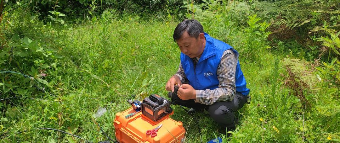 雪域净土高原明珠——记*藏西**电信人在雪域高原的“坚守”与“雄心”