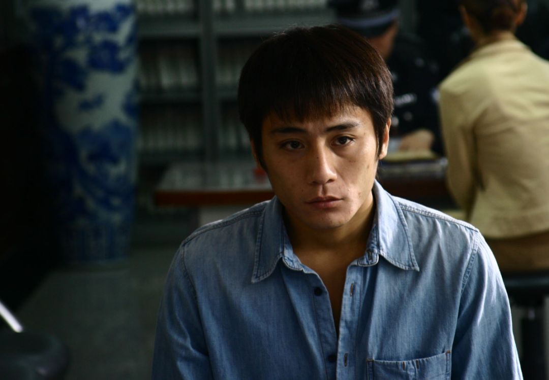 刘烨一夜难眠现状,用酒麻痹自己电视剧