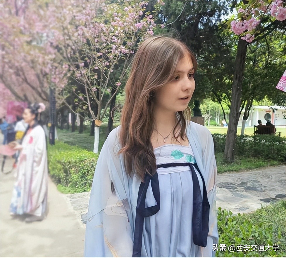 “春见”仙交，樱寄情思