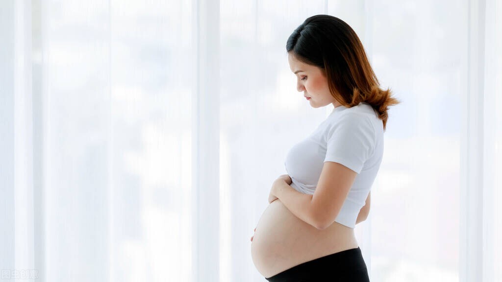 早孕10周子宫位置和大小,怀孕40天胎儿在子宫的位置