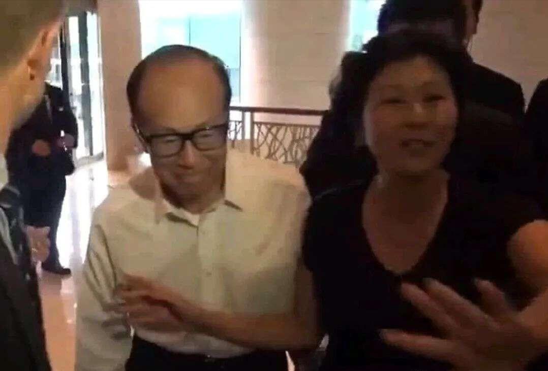 周凯旋跟了李嘉诚多少年,周凯旋凭什么被李嘉诚独宠29年