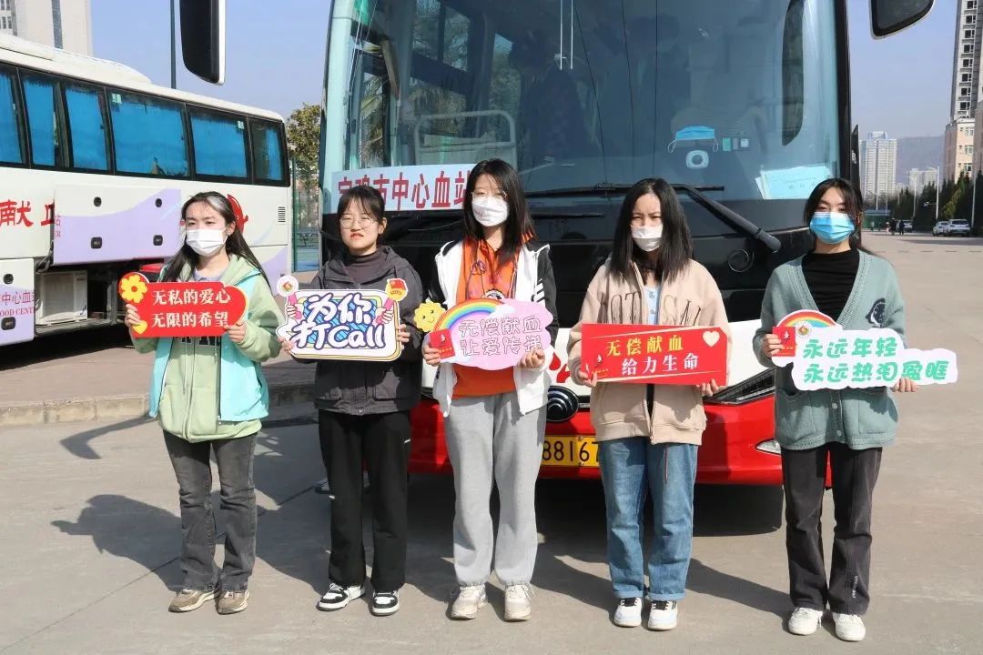 学雷锋精神青少年志愿活动价值,学雷锋树新风争做雷锋精神弘扬者