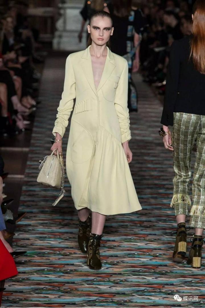 迪奥抄袭马面裙如何保护,迪奥马面裙风波背后的问题