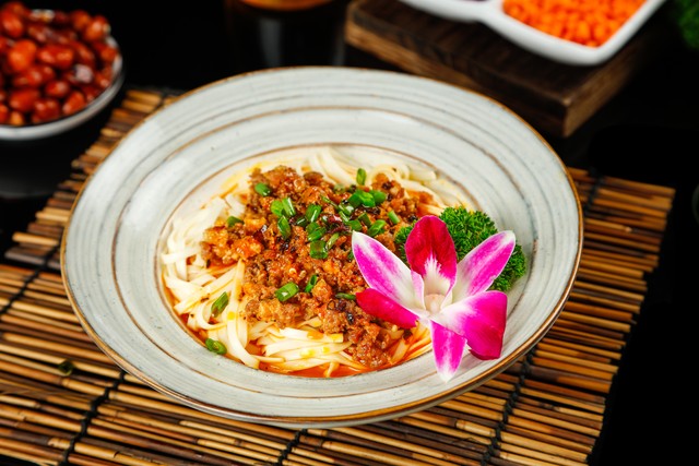 正宗老北京炸酱面店推荐,最正宗的炸酱面推荐广州