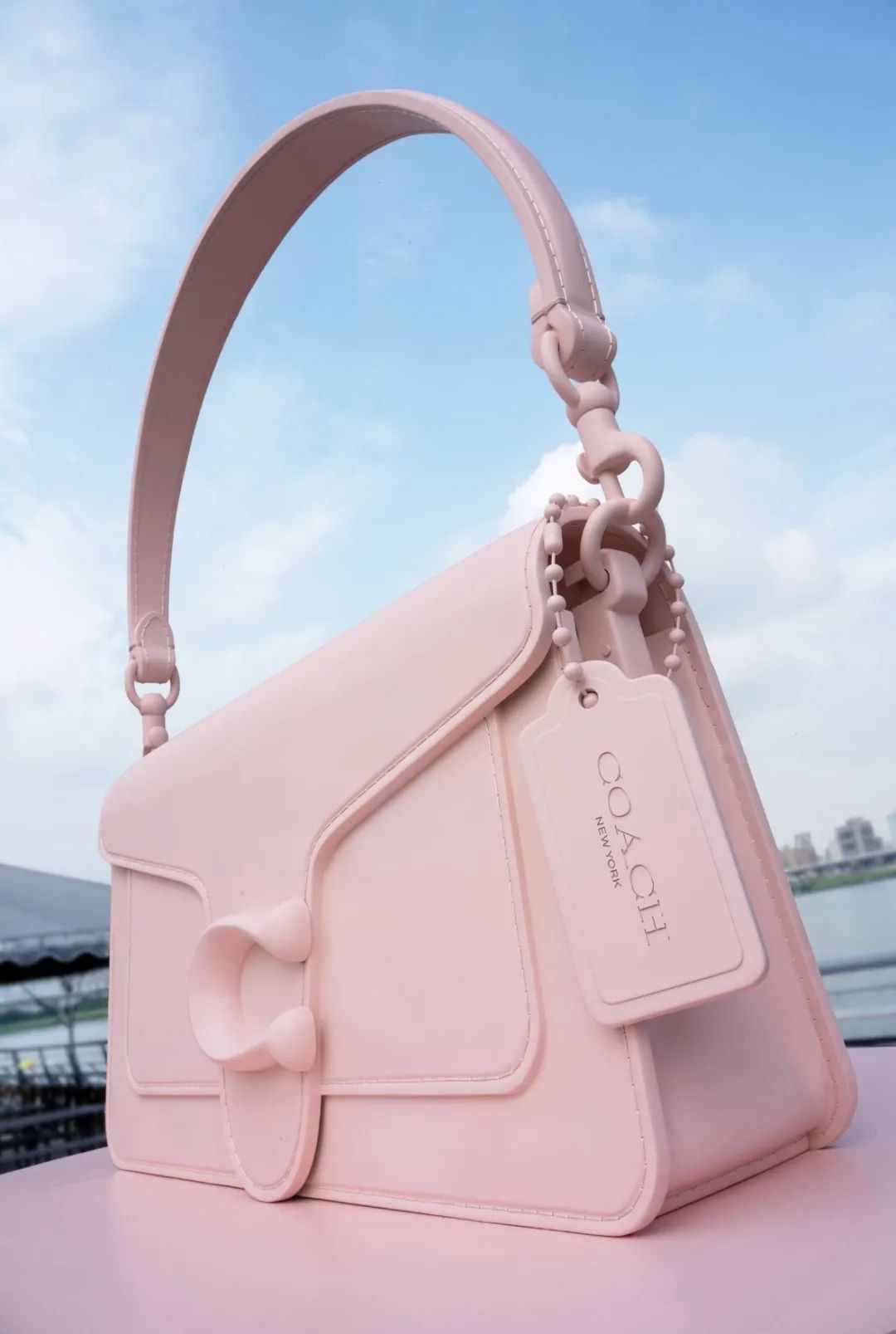 lv最大的贵妇包包,lv最大的斜挎包