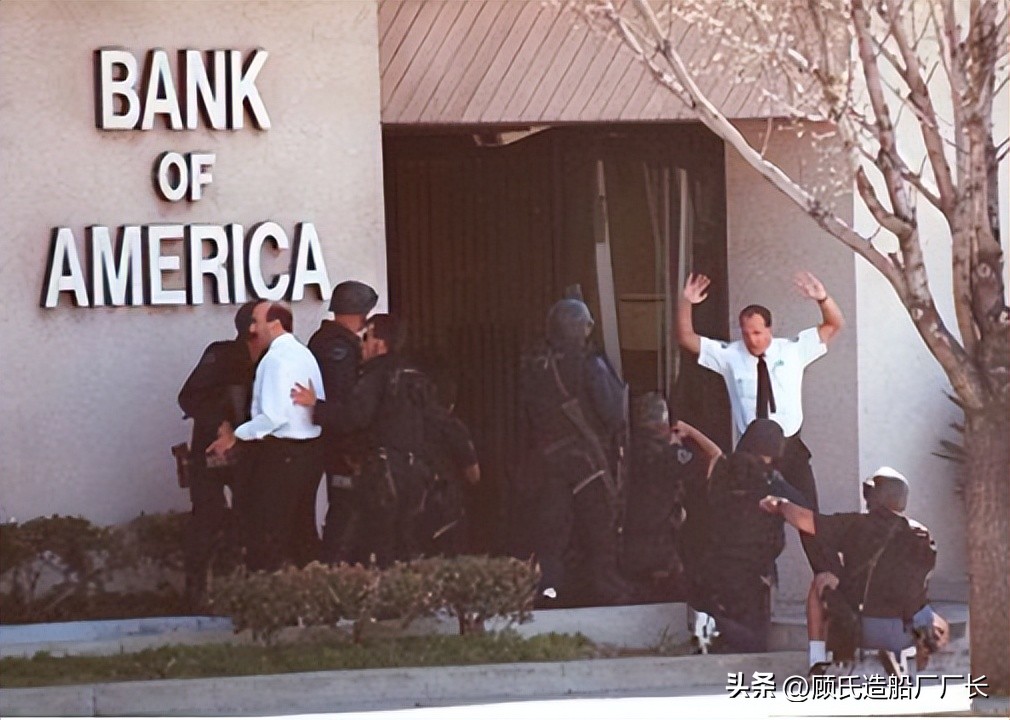 让洛杉矶警察谈之色变的中国步枪，97年北好莱坞枪战中的枪械小记