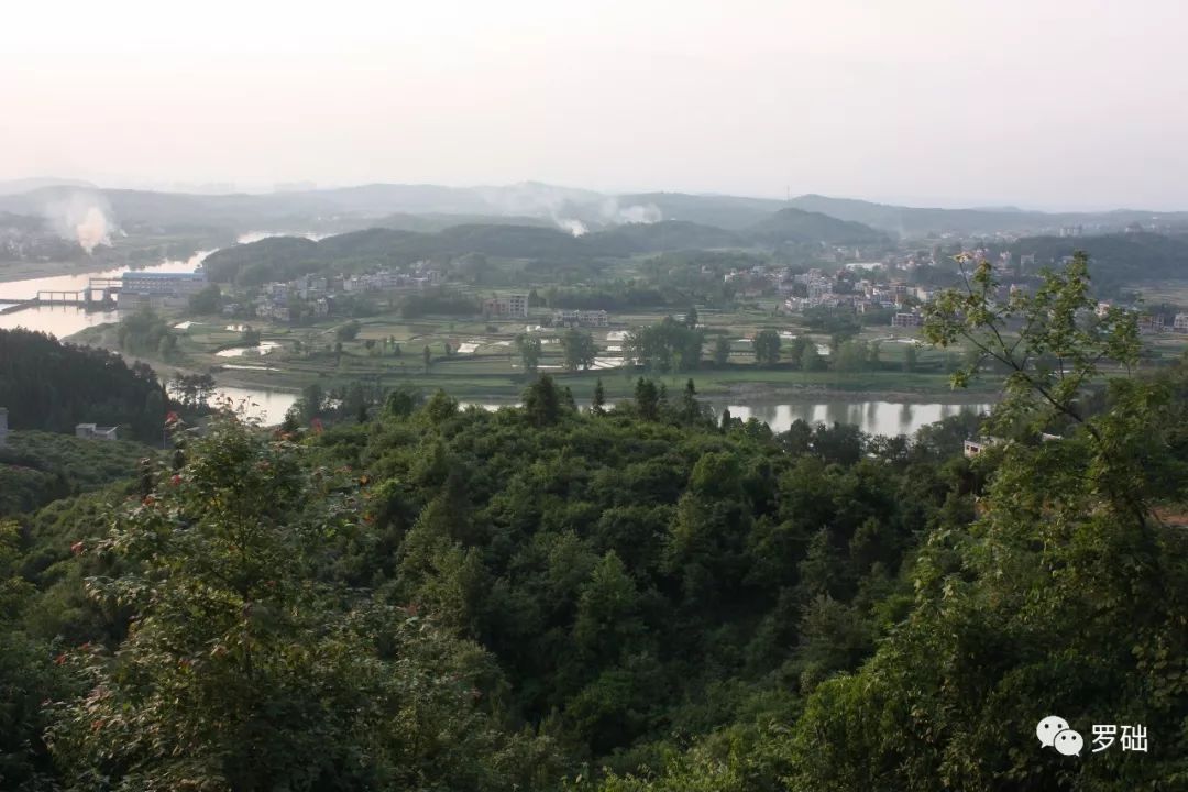 鐭虫湪灞卞,鐭虫湪瀵ㄥソ椋庡厜