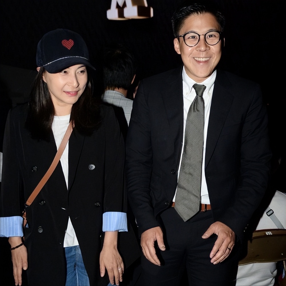 郭晶晶霍启刚最新消息出席晚宴,郭晶晶受伤霍启刚反应