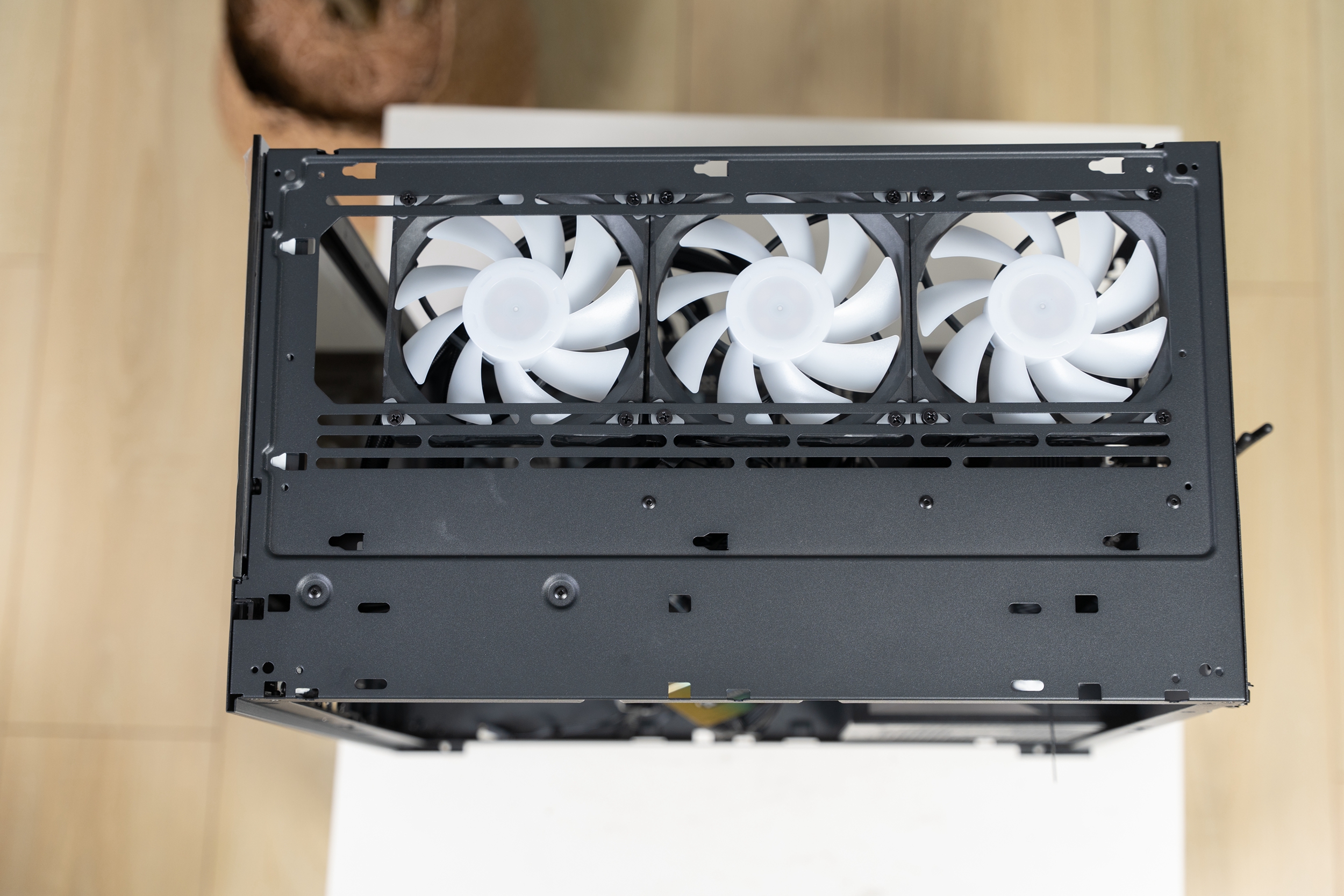 七彩虹主板怎么调argb灯光,用什么软件控制argb风扇灯光