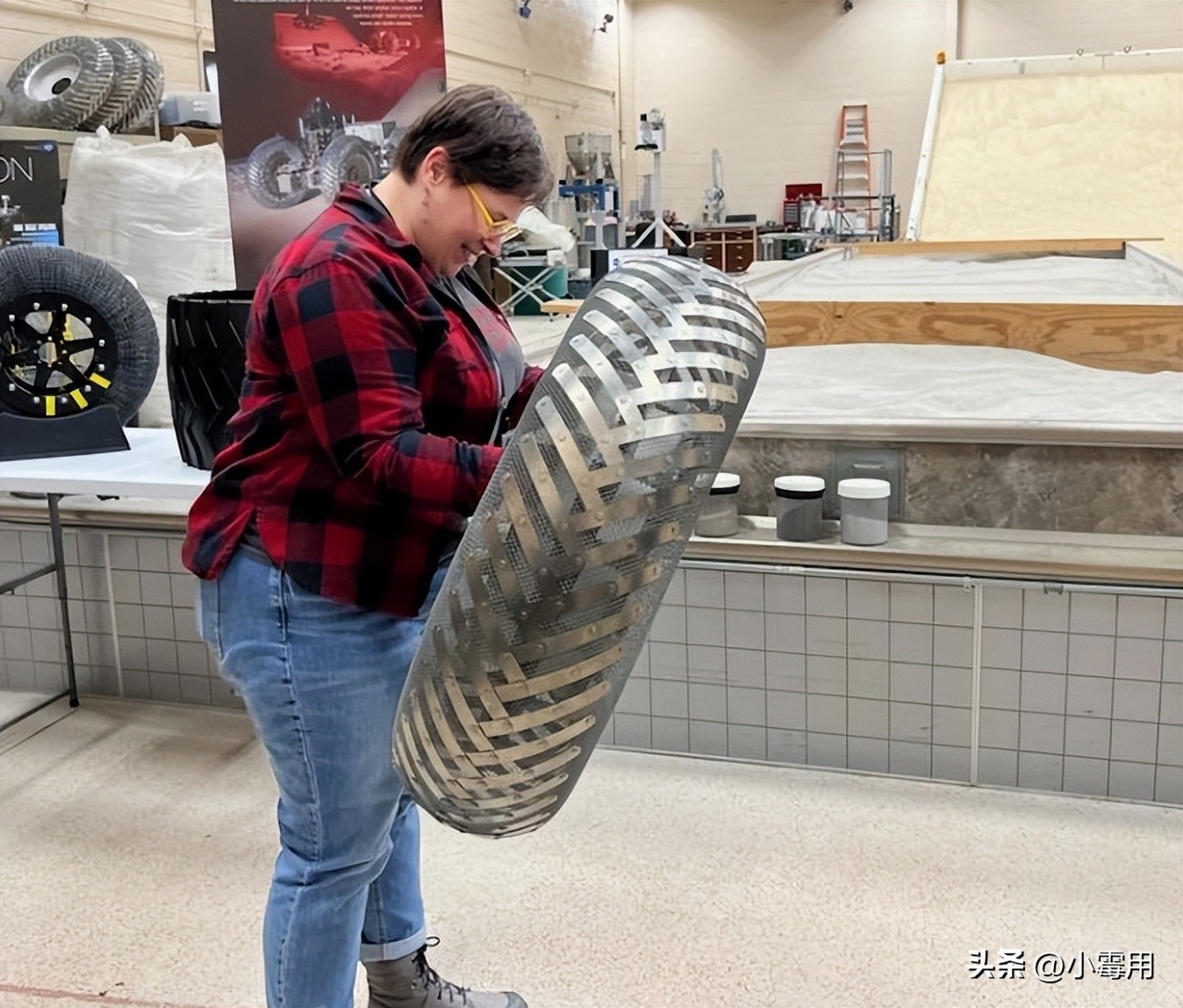 美国阿波罗登月到底是真是假,阿波罗登月的月球车是谁造的