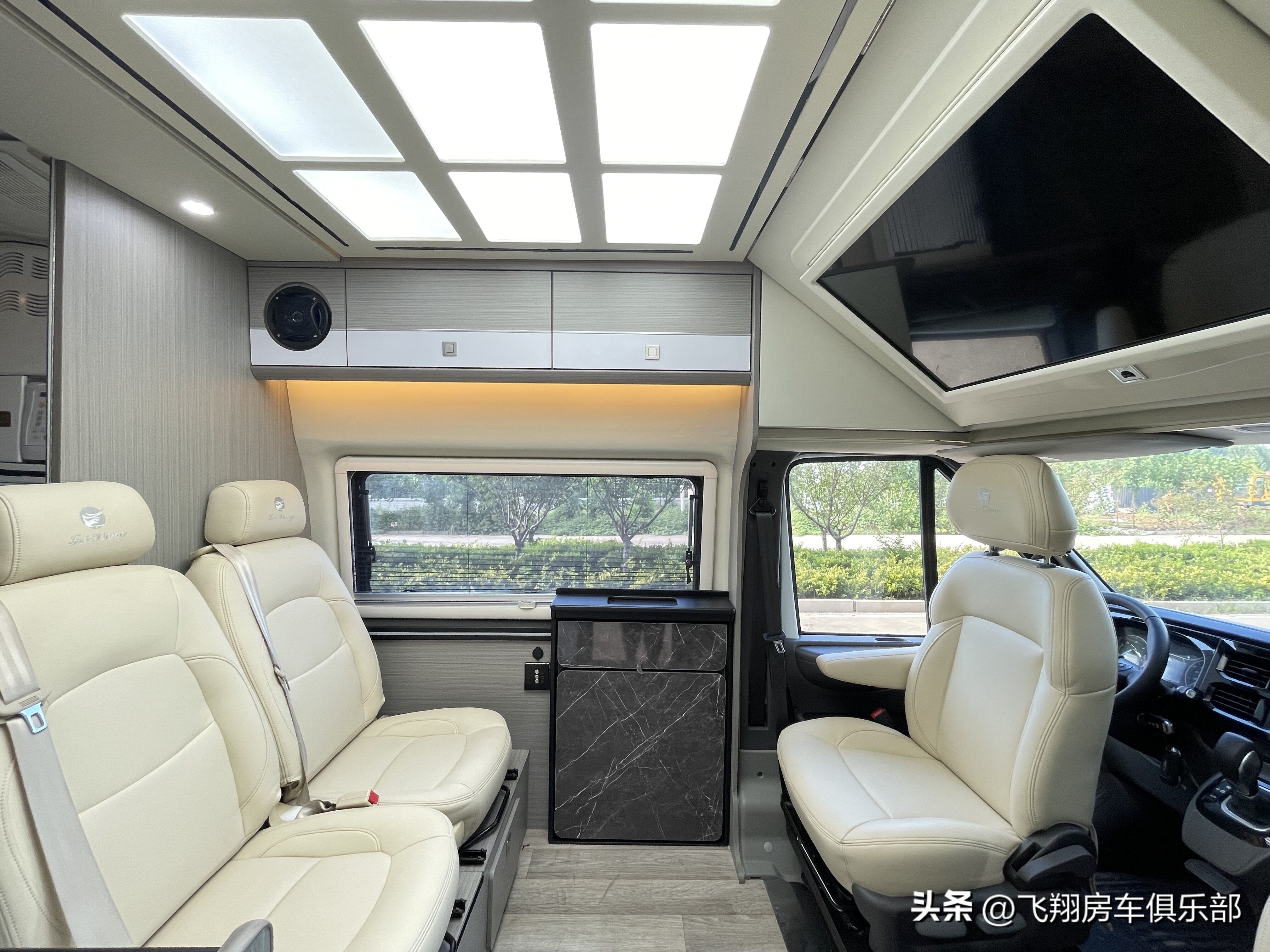 福特新世代六座短轴中顶优缺点,福特新世代短轴低顶用车感受