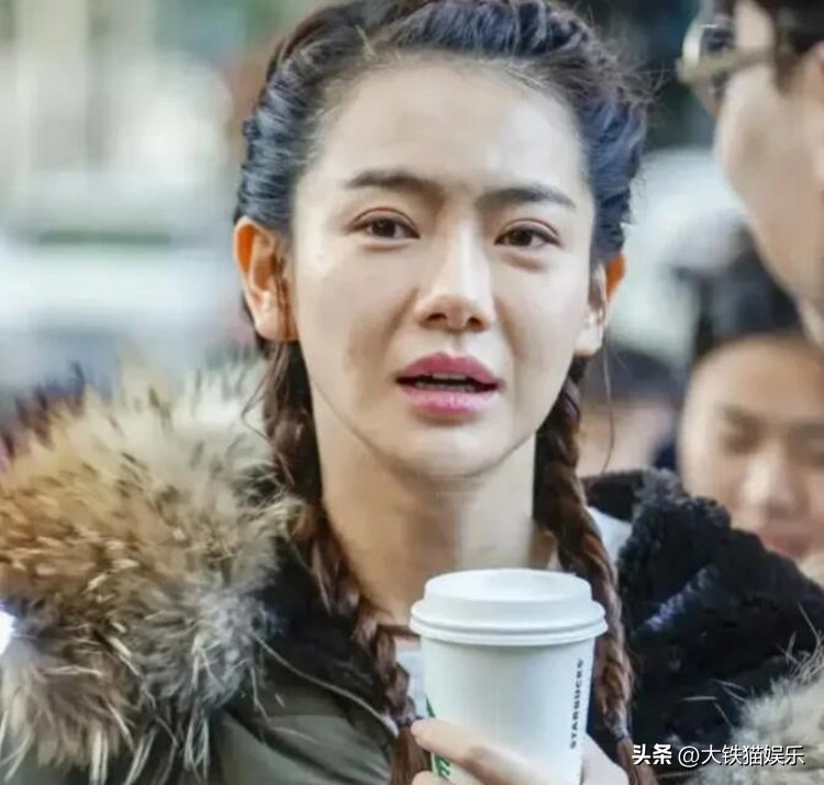 割过双眼皮的女明星对比,割双眼皮失败的明星谁最惨