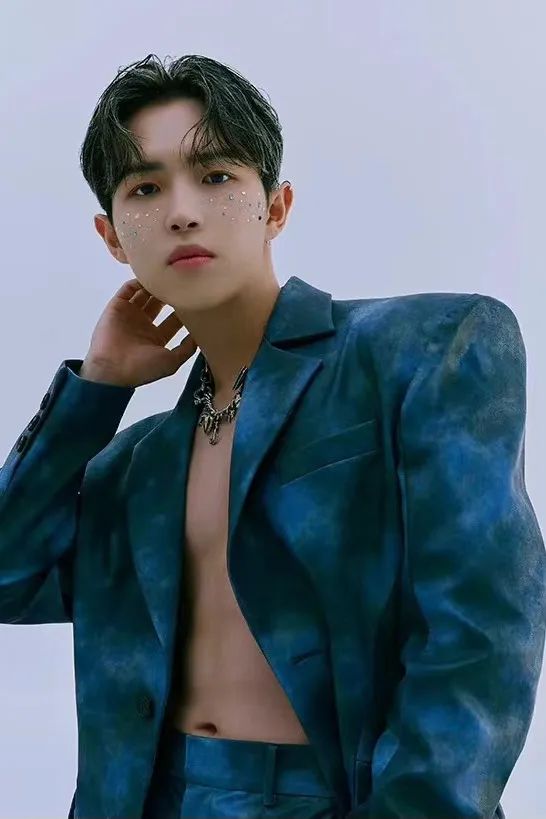 现在流行宽肩,韩国流行宽肩