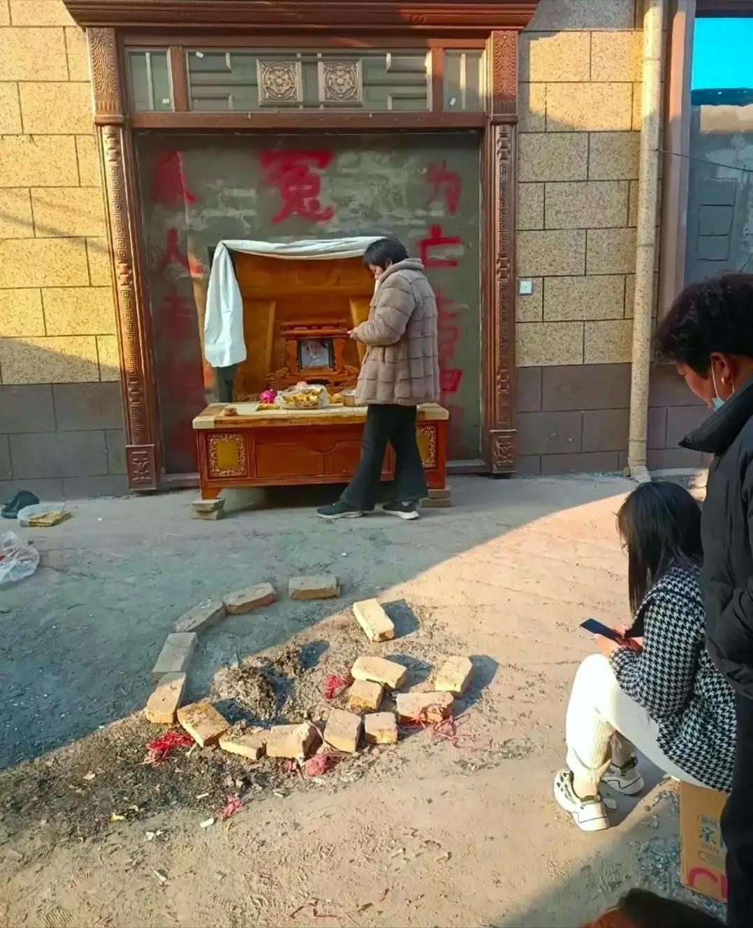 24岁女网红疑被丈夫杀害,24岁芳芳被老公杀害事件