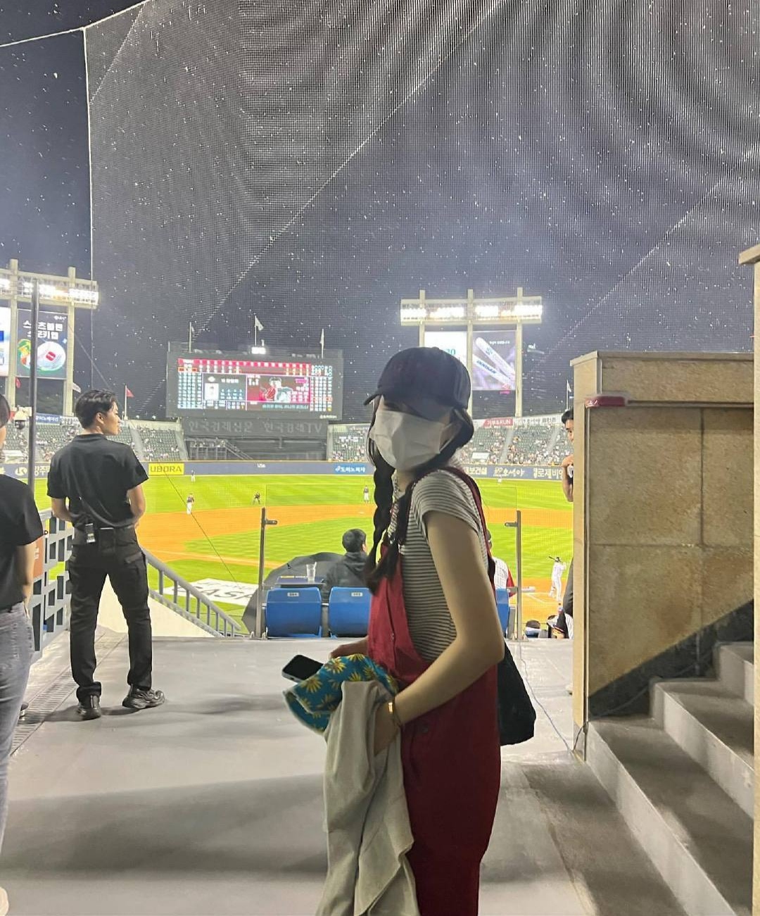 孙娜恩穿吊带裙,孙娜恩粉红色裙子