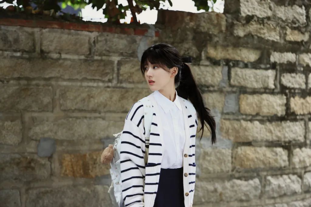 赵露思新剧同款刘海教程,赵露思新剧齐刘海校服造型