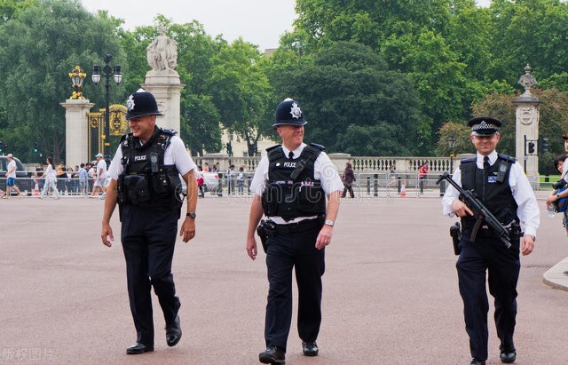 为上海的好房东黄老爹夫妇点赞！为上海的好房东黄老爹夫妇喝彩