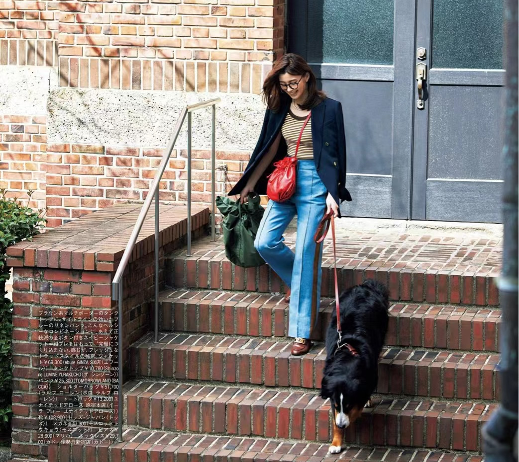 夏季多巴胺配色穿搭,以白色为底色的多巴胺穿搭