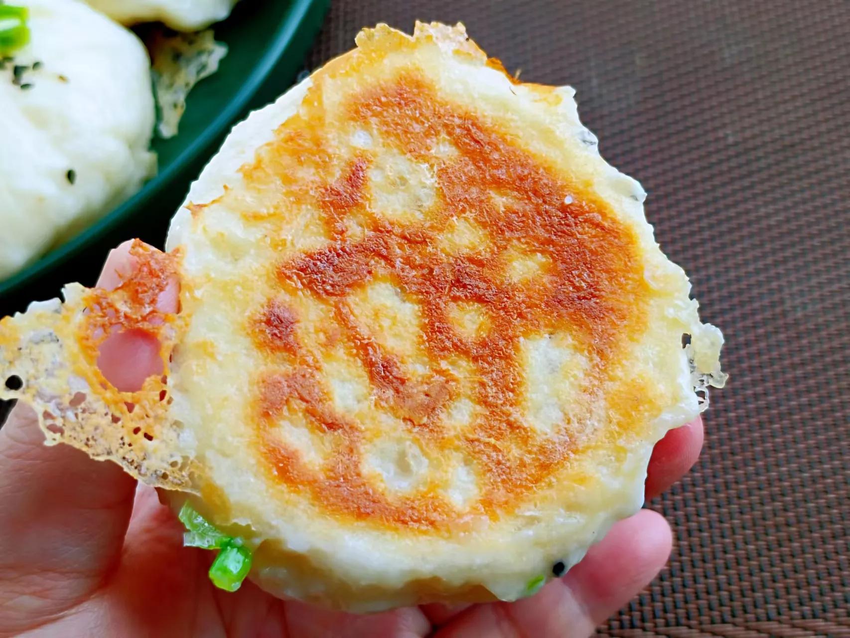 星期六加班，给同事带几个包子垫垫肚子，谁知大家说只吃馅不吃皮