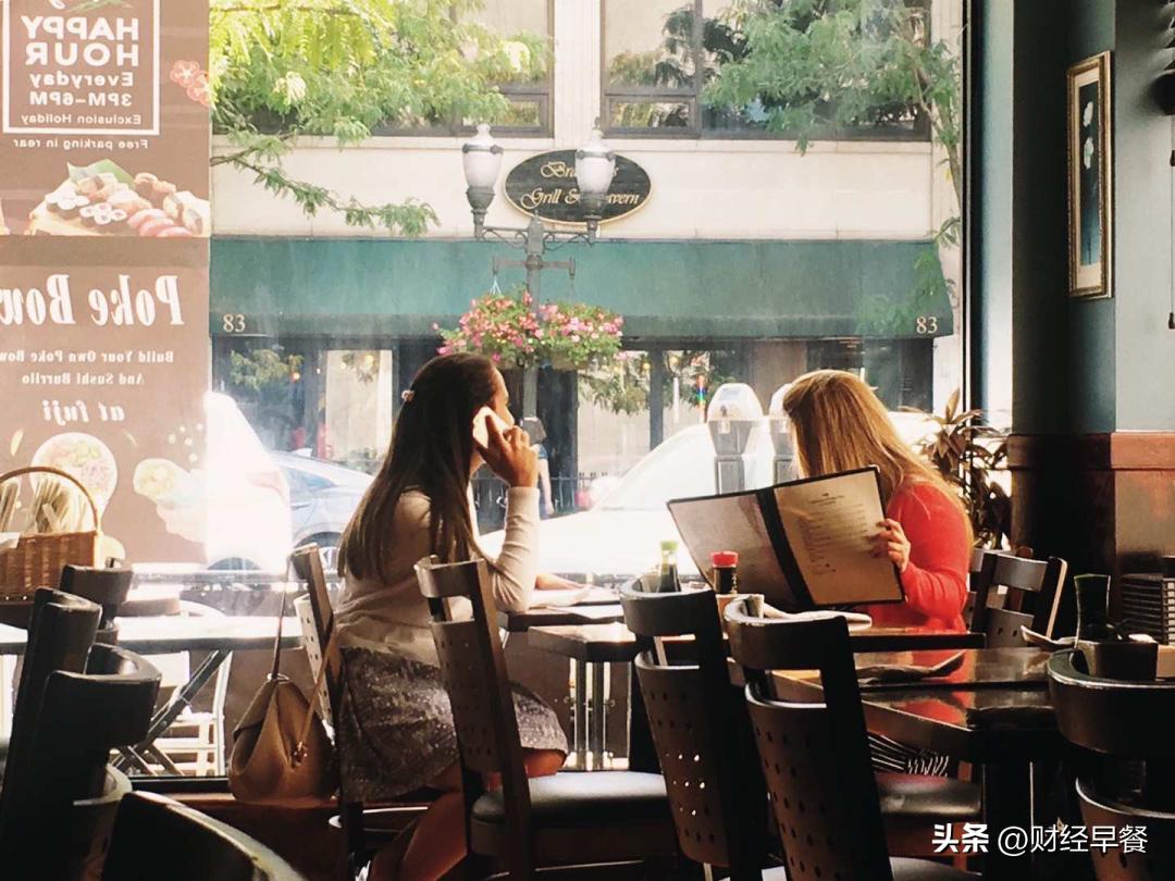 年轻人的仰卧起坐,正常年轻人仰卧起坐