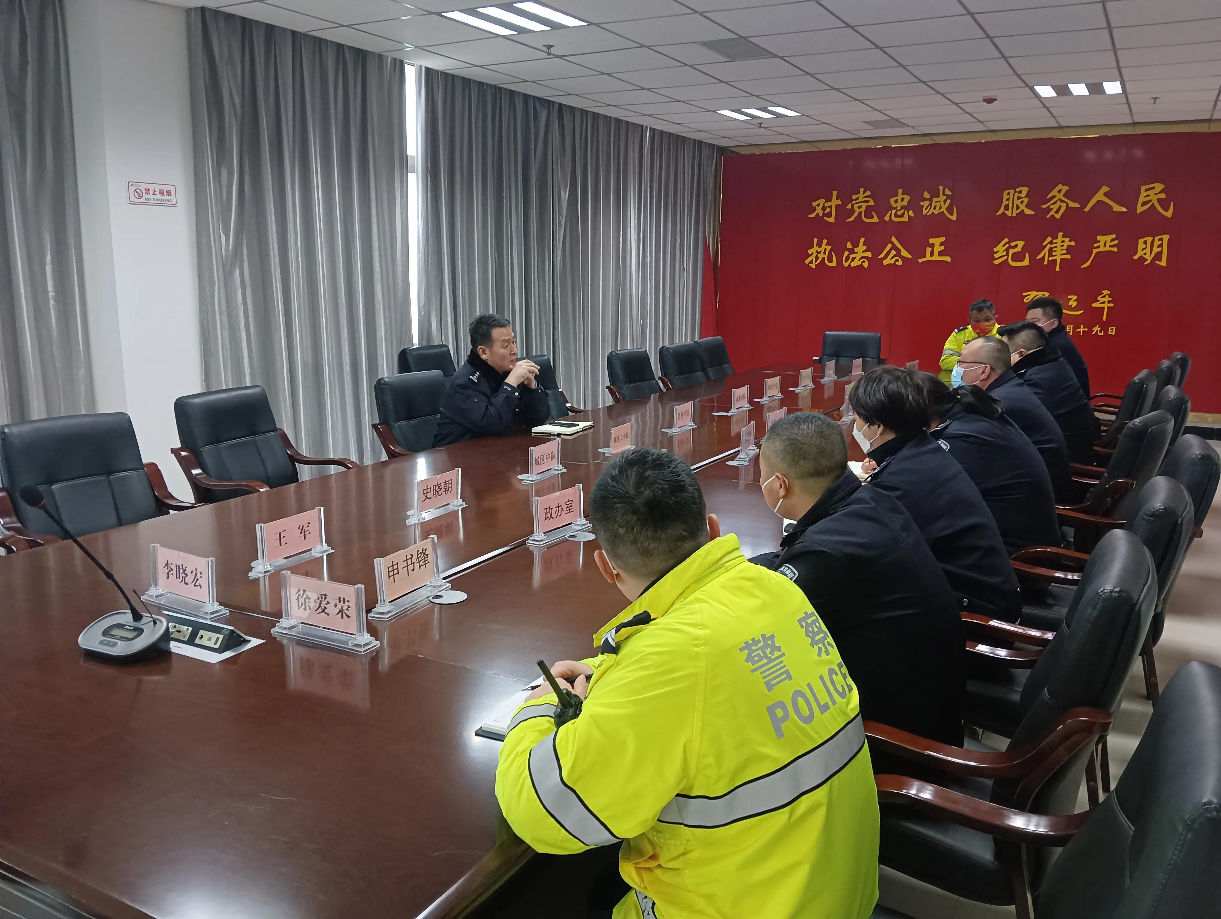 公安春节不打烊民警在岗保平安,县交警圆满完成春节安保任务