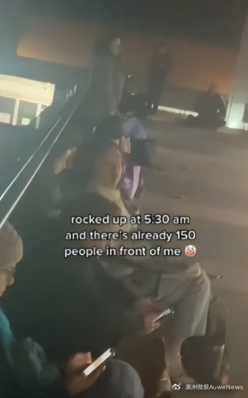 早上五点来排队人太多,早上五点钟都起来排队