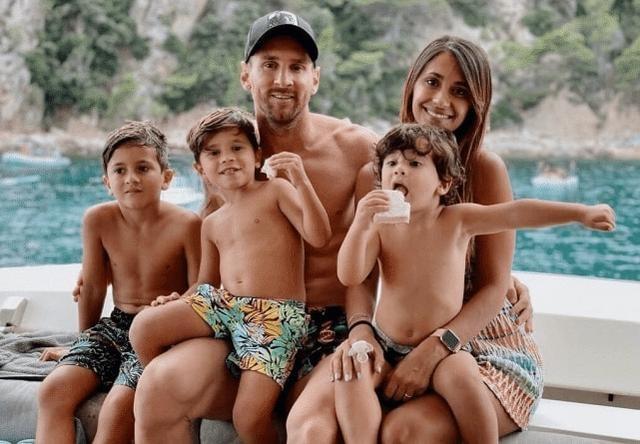 c罗未婚妻乔治娜圣诞树,梅西与安东内拉和c罗乔治娜