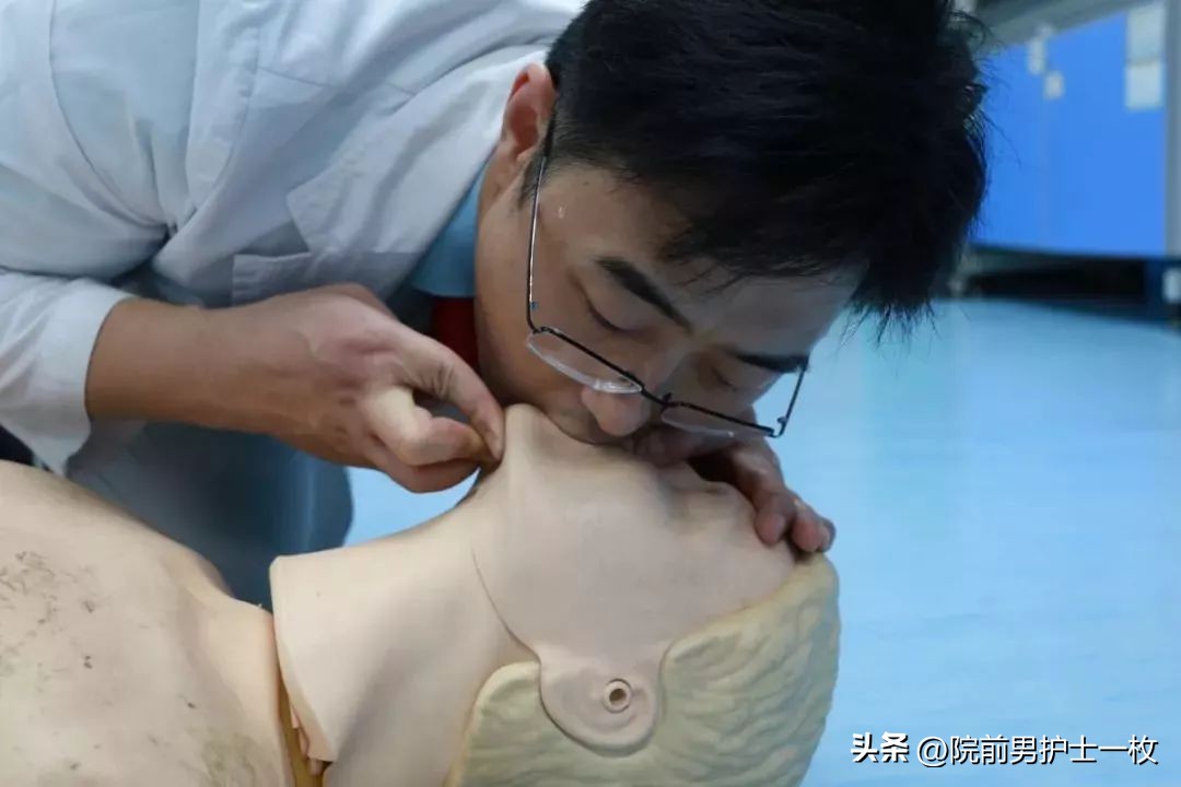 急救溺水者的方法图片,溺水急救误区及科学直播回放