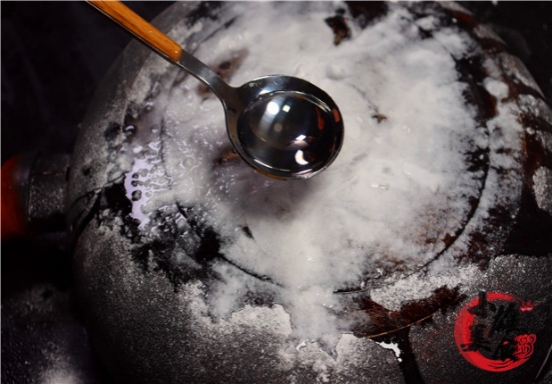 烧黑的炒菜锅怎么洗干净,炒过菜锅为什么特别难洗