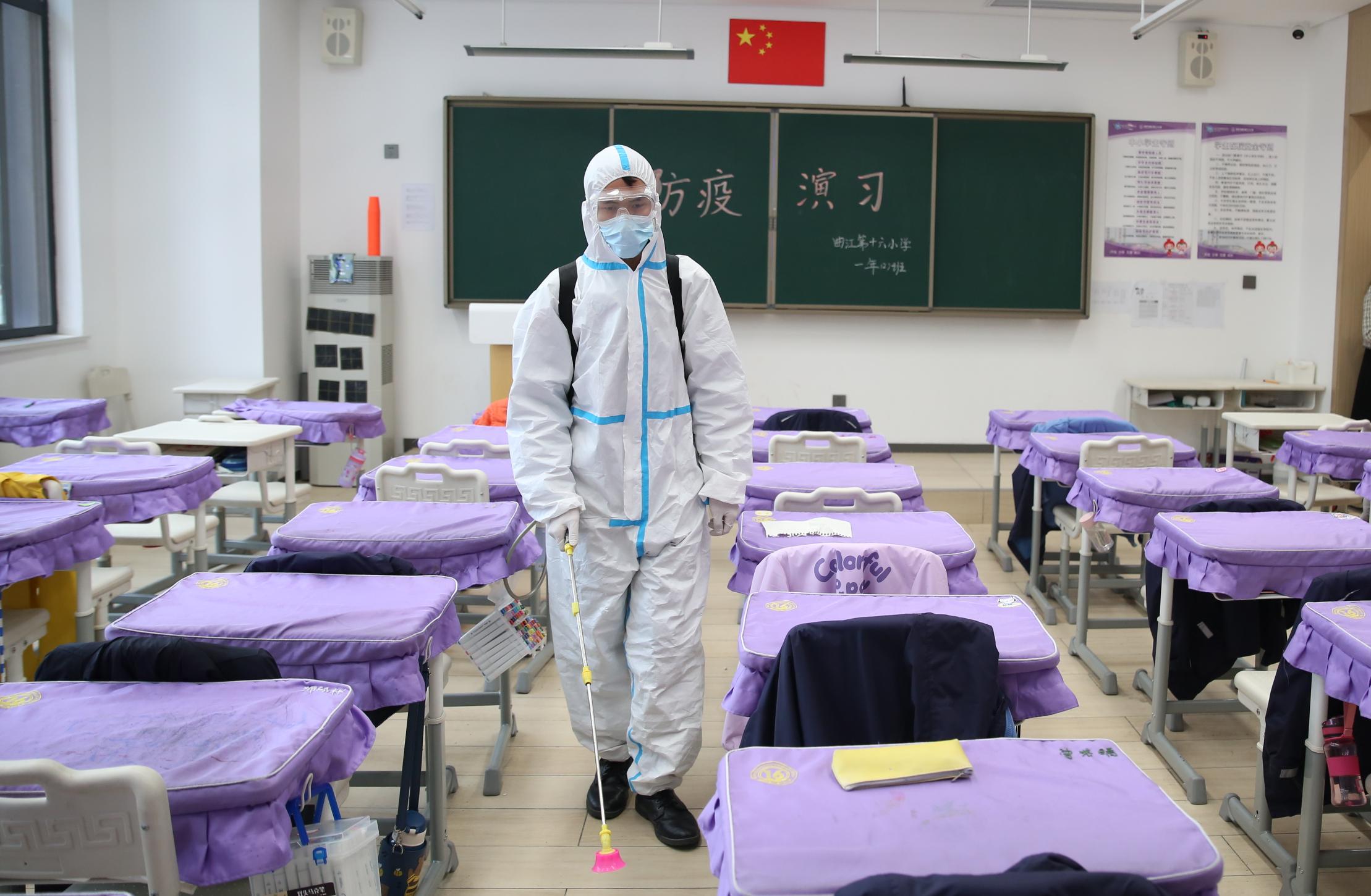 学校新冠肺炎疫情防控工作简报,小学开展新冠肺炎疫情教育