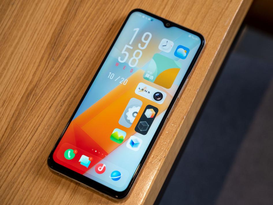 “开学”换手机，这4款最佳“大电池”手机，能流畅再用4年