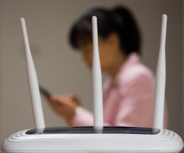 手机连接wifi关闭移动数据开热点,wifi和移动数据转换提醒如何关闭