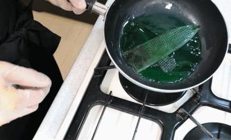 日本小哥用豆腐做刀,日本小哥铸刀全过程视频