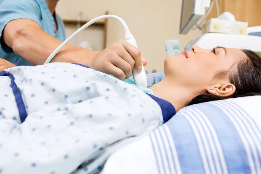 i甲小百科——二十六岁女星自曝接受甲状腺手术，其中有何内情？